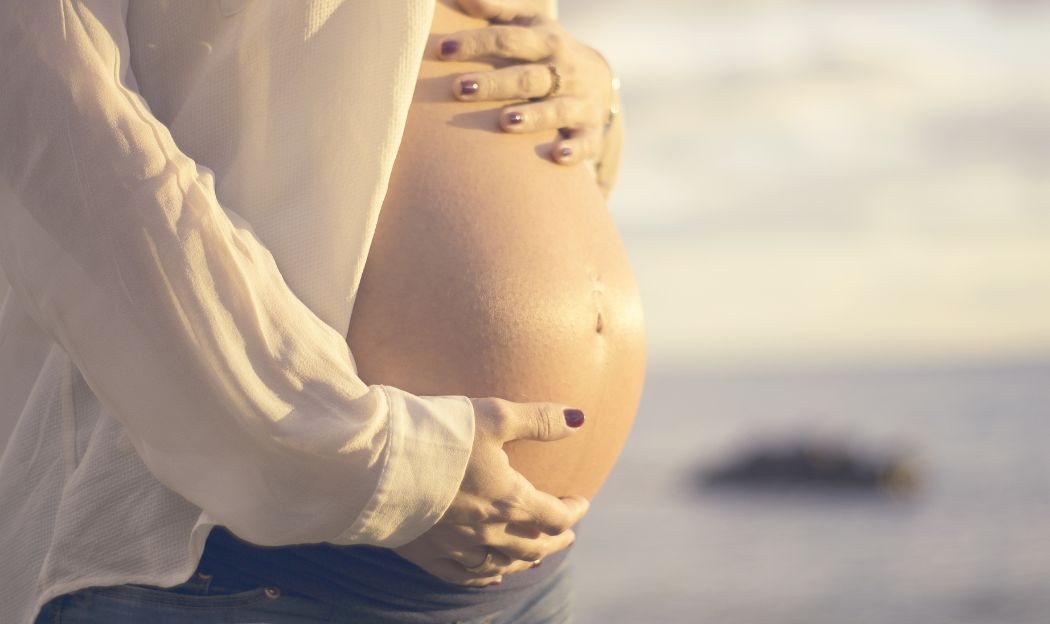 Caldo e gravidanza: consigli per vivere l'estate con il pancione